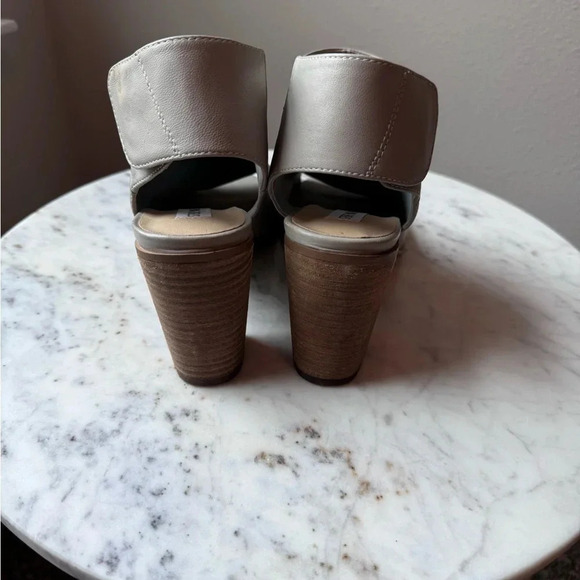 Steve Madden Women’s Nonstp Heel - Stone Gray, size 8 - Picture 4 of 10